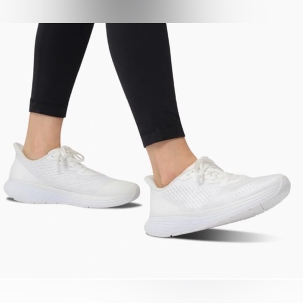 Lane Eight women’s Relay Trainer running shoe sneakers white size 8.5 &‎ 9.5